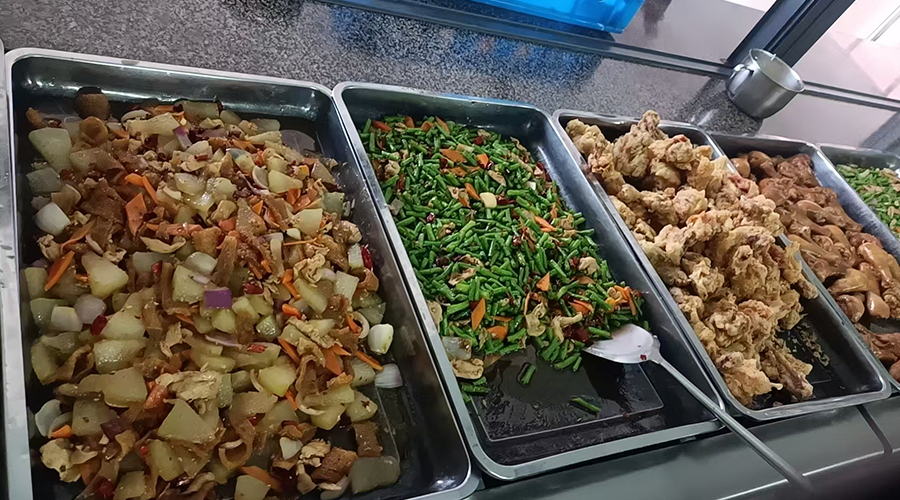 盛夏的來臨，金環(huán)電器關懷工人飲食